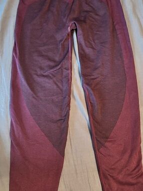 PINK Victoria's Secret Two-Tone Burgundy/Maroon Leggings